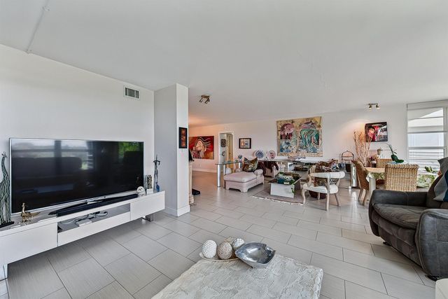 804 CYPRESS Boulevard 503, Pompano Beach, FL 33069
