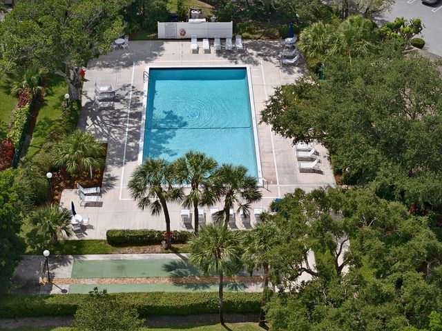 804 CYPRESS Boulevard 503, Pompano Beach, FL 33069
