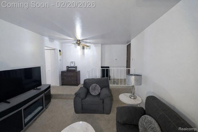 16593 Middlebelt Road 5, Livonia, MI 48154