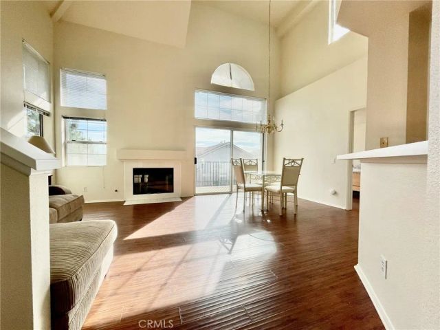 350 Via Capri 201, Corona, CA 92879