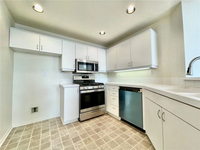 350 Via Capri 201, Corona, CA 92879