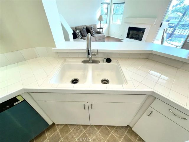 350 Via Capri 201, Corona, CA 92879