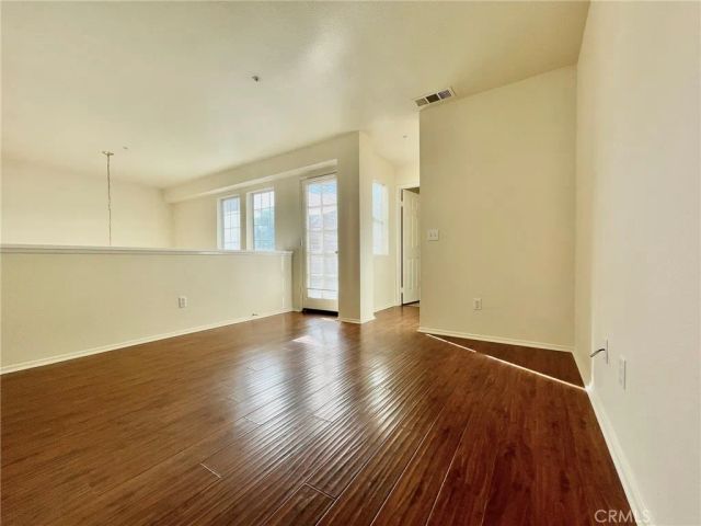 350 Via Capri 201, Corona, CA 92879