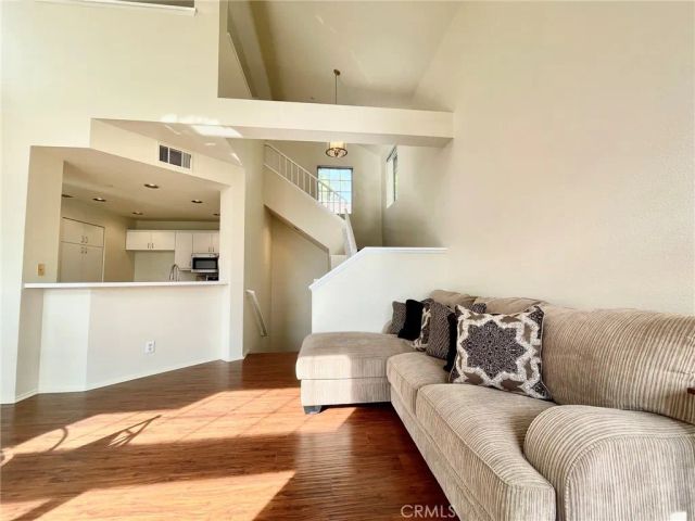 350 Via Capri 201, Corona, CA 92879