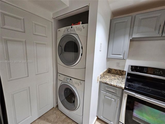 6575 W Oakland Park Blvd 109, Lauderhill, FL 33313