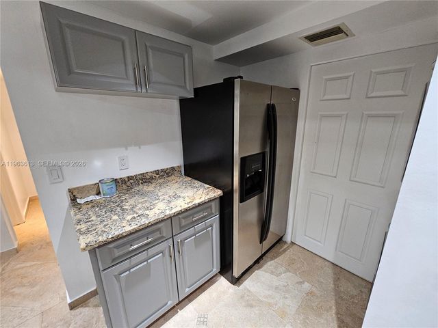 6575 W Oakland Park Blvd 109, Lauderhill, FL 33313