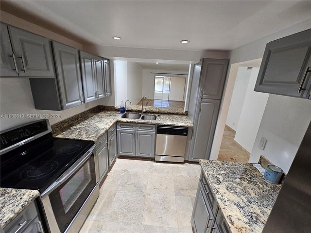 6575 W Oakland Park Blvd 109, Lauderhill, FL 33313