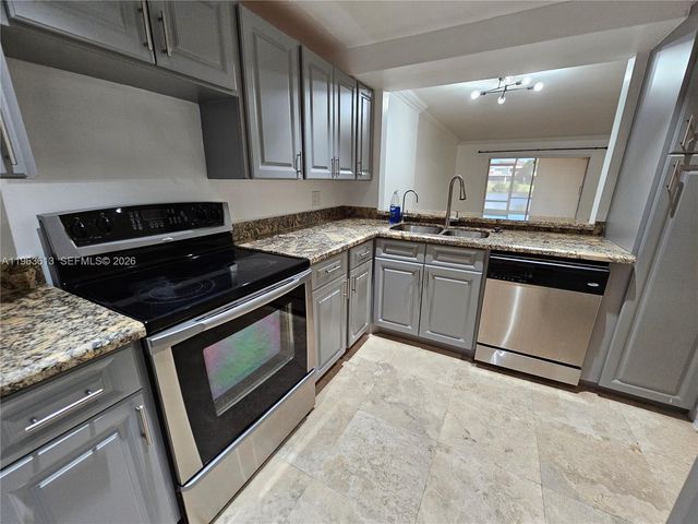 6575 W Oakland Park Blvd 109, Lauderhill, FL 33313