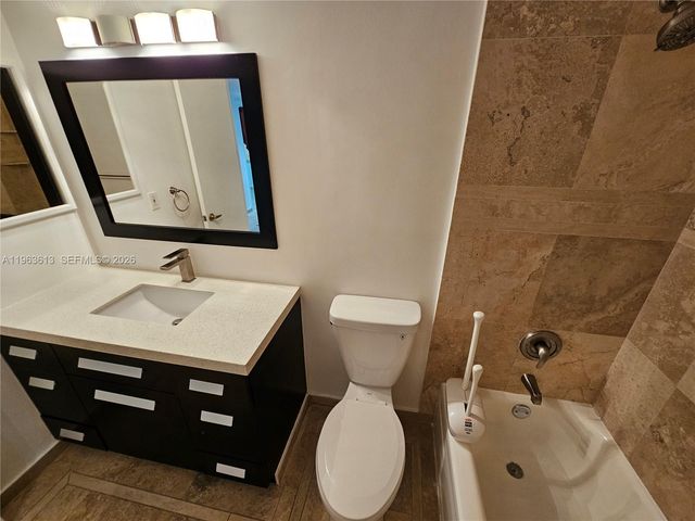 6575 W Oakland Park Blvd 109, Lauderhill, FL 33313