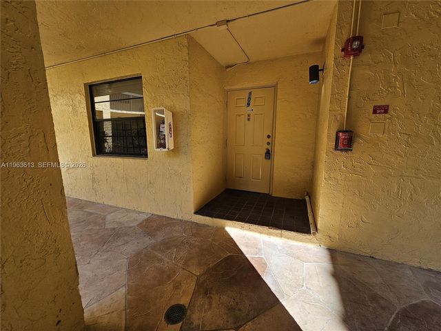 6575 W Oakland Park Blvd 109, Lauderhill, FL 33313