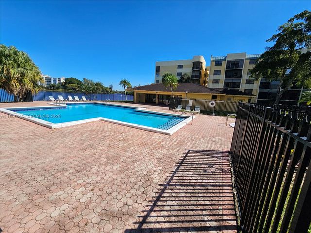 6575 W Oakland Park Blvd 109, Lauderhill, FL 33313