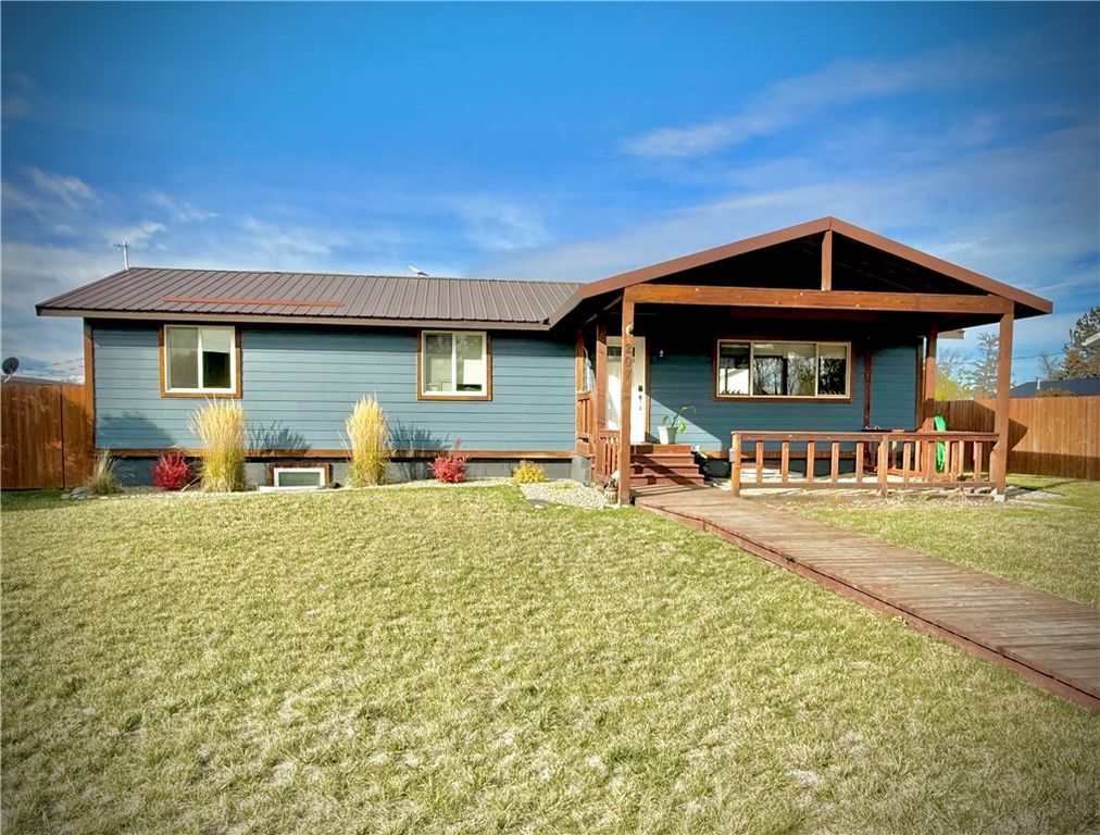 207 Miles Avenue, Clyde Park, MT 59018 photo 1
