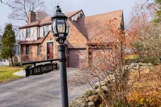 3 Old-English Road, Worcester, MA 01609