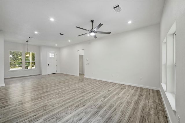 1615 White Tail, Horseshoe Bay, TX 78657