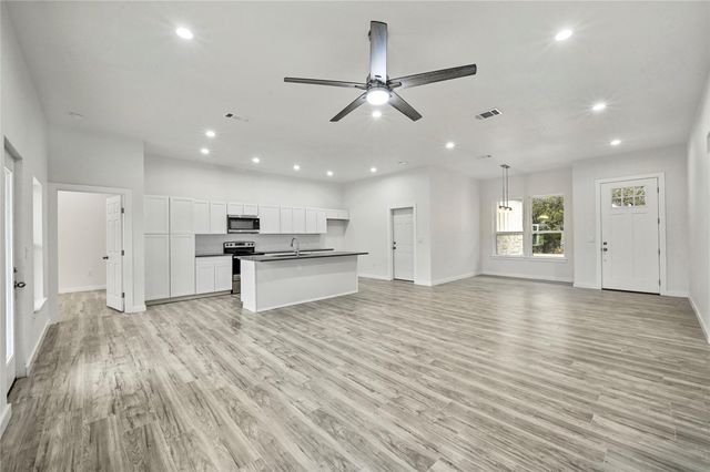 1615 White Tail, Horseshoe Bay, TX 78657