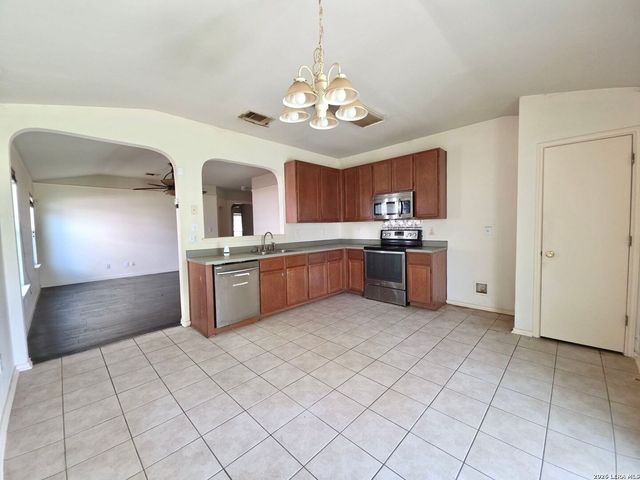 411 Rustic Stable, San Antonio, TX 78227