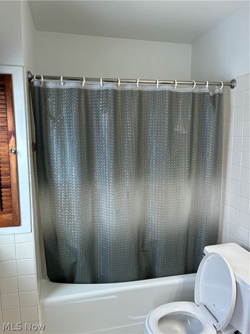 3303 E Scarborough Road, Cleveland Heights, OH 44118