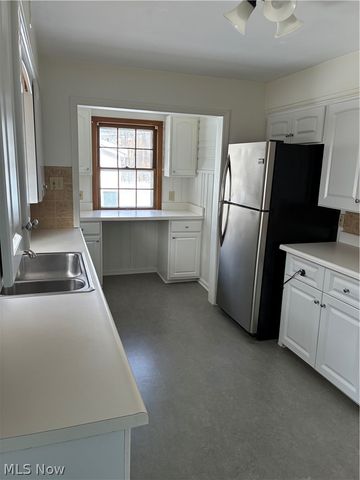 3303 E Scarborough Road, Cleveland Heights, OH 44118