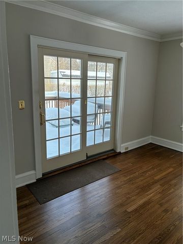 3303 E Scarborough Road, Cleveland Heights, OH 44118