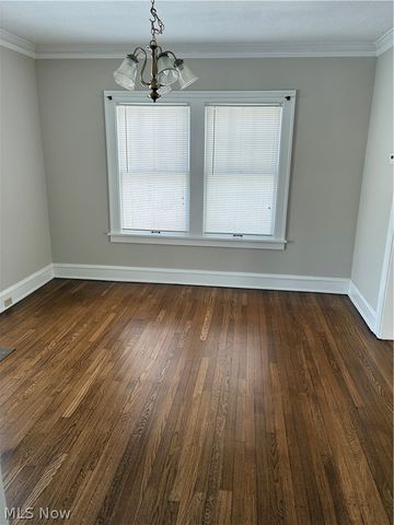 3303 E Scarborough Road, Cleveland Heights, OH 44118