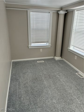 3303 E Scarborough Road, Cleveland Heights, OH 44118