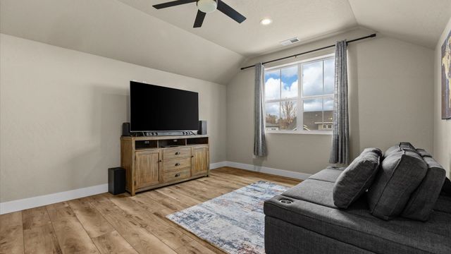 2537 Fryingpan Drive, Grand Junction, CO 81505