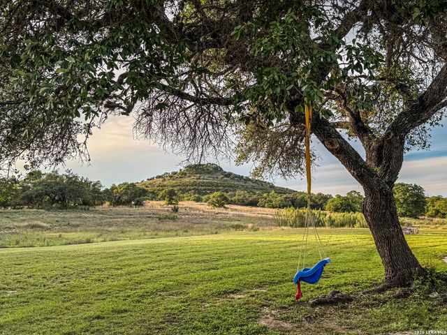 3513 N Us Highway 281, Blanco, TX 78606