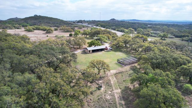 3513 N Us Highway 281, Blanco, TX 78606