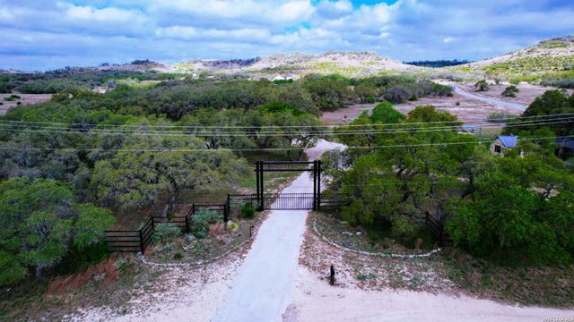 3513 N Us Highway 281, Blanco, TX 78606