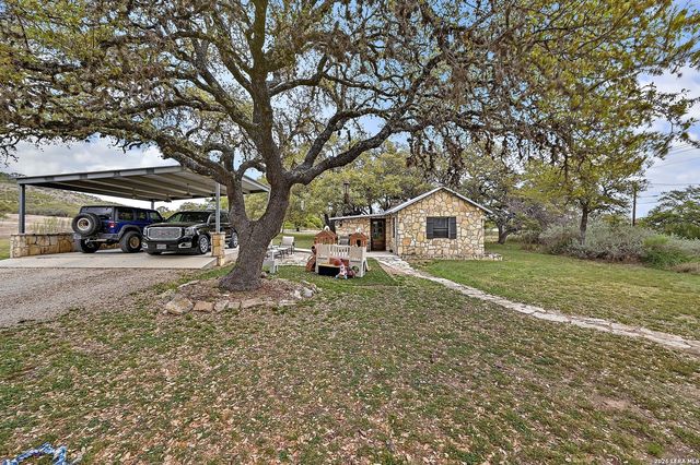 3513 N Us Highway 281, Blanco, TX 78606