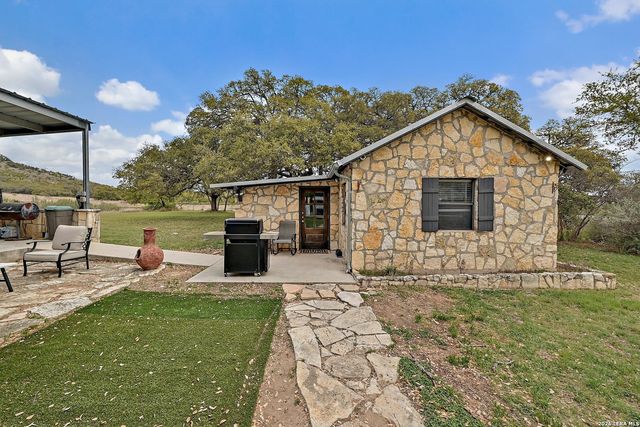 3513 N Us Highway 281, Blanco, TX 78606
