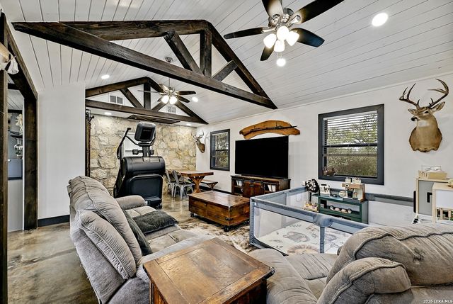 3513 N Us Highway 281, Blanco, TX 78606