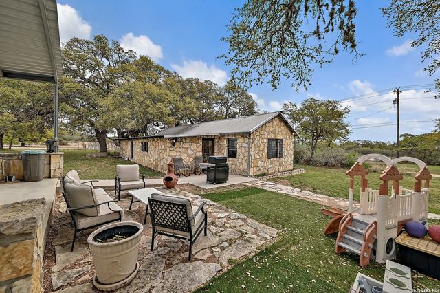 3513 N Us Highway 281, Blanco, TX 78606