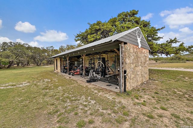 3513 N Us Highway 281, Blanco, TX 78606
