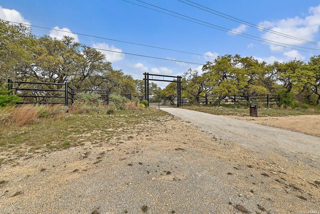 3513 N Us Highway 281, Blanco, TX 78606