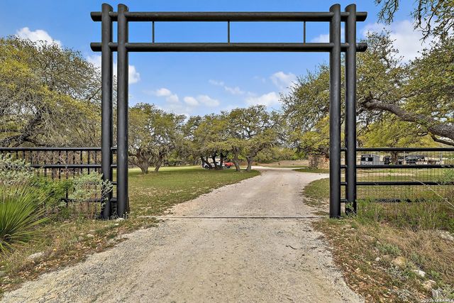 3513 N Us Highway 281, Blanco, TX 78606