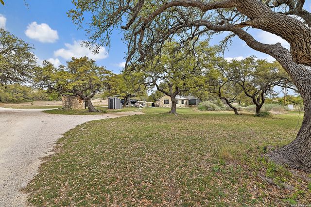3513 N Us Highway 281, Blanco, TX 78606