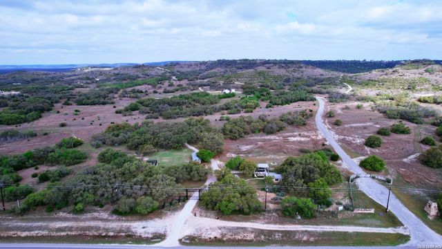 3513 N Us Highway 281, Blanco, TX 78606