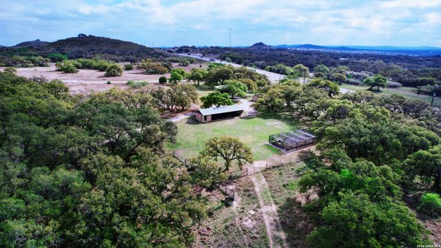 3513 N Us Highway 281, Blanco, TX 78606