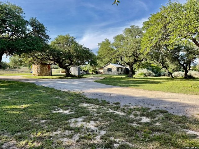3513 N Us Highway 281, Blanco, TX 78606