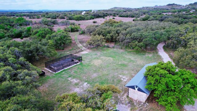 3513 N Us Highway 281, Blanco, TX 78606