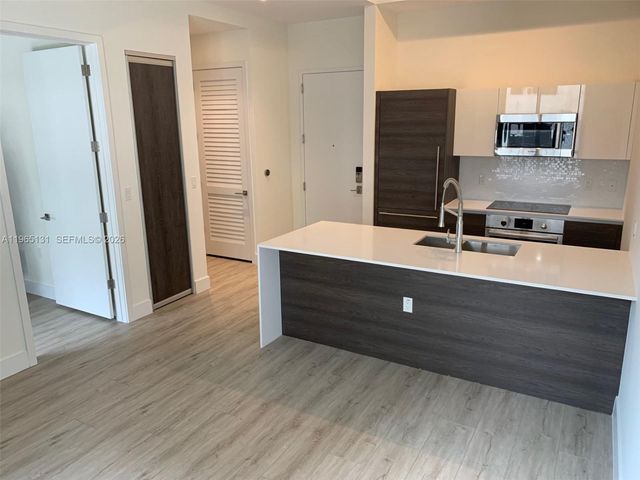 301 Altara Ave 206, Coral Gables, FL 33146