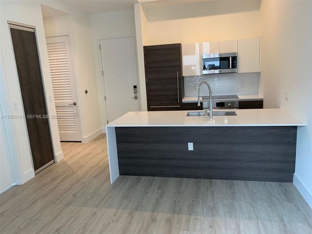 301 Altara Ave 206, Coral Gables, FL 33146