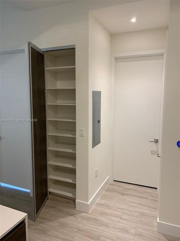 301 Altara Ave 206, Coral Gables, FL 33146