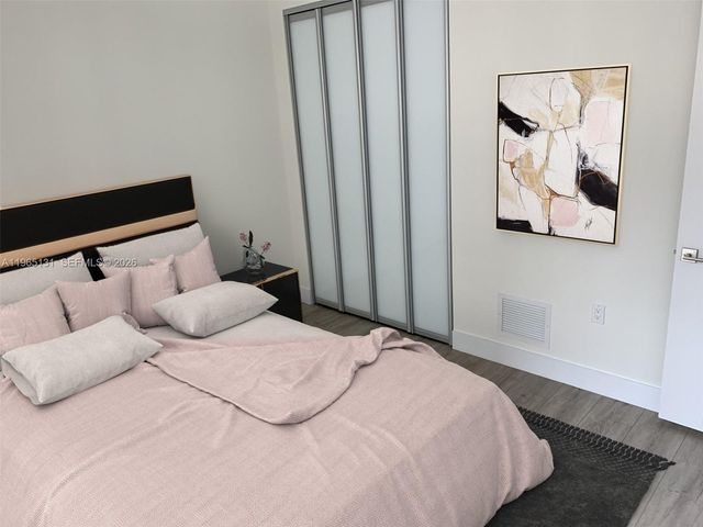 301 Altara Ave 206, Coral Gables, FL 33146