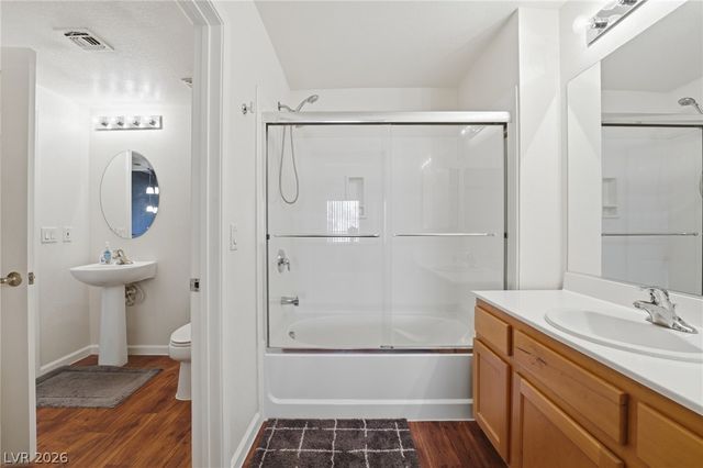 27 East Agate Avenue 206, Las Vegas, NV 89123