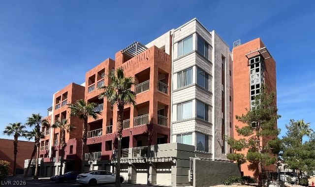 27 East Agate Avenue 206, Las Vegas, NV 89123