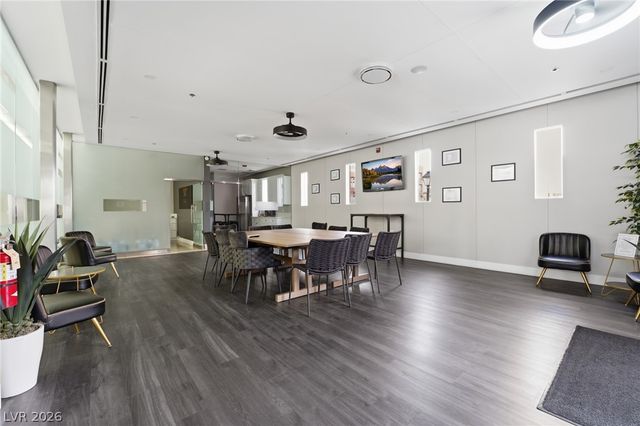 27 East Agate Avenue 206, Las Vegas, NV 89123