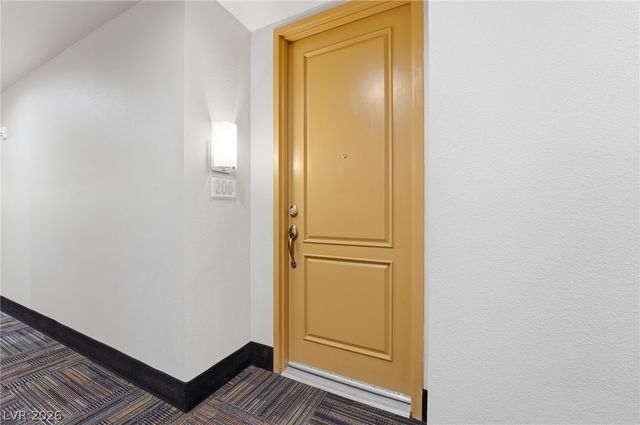 27 East Agate Avenue 206, Las Vegas, NV 89123