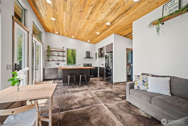 3902 Bay Road, Ferndale, WA 98248